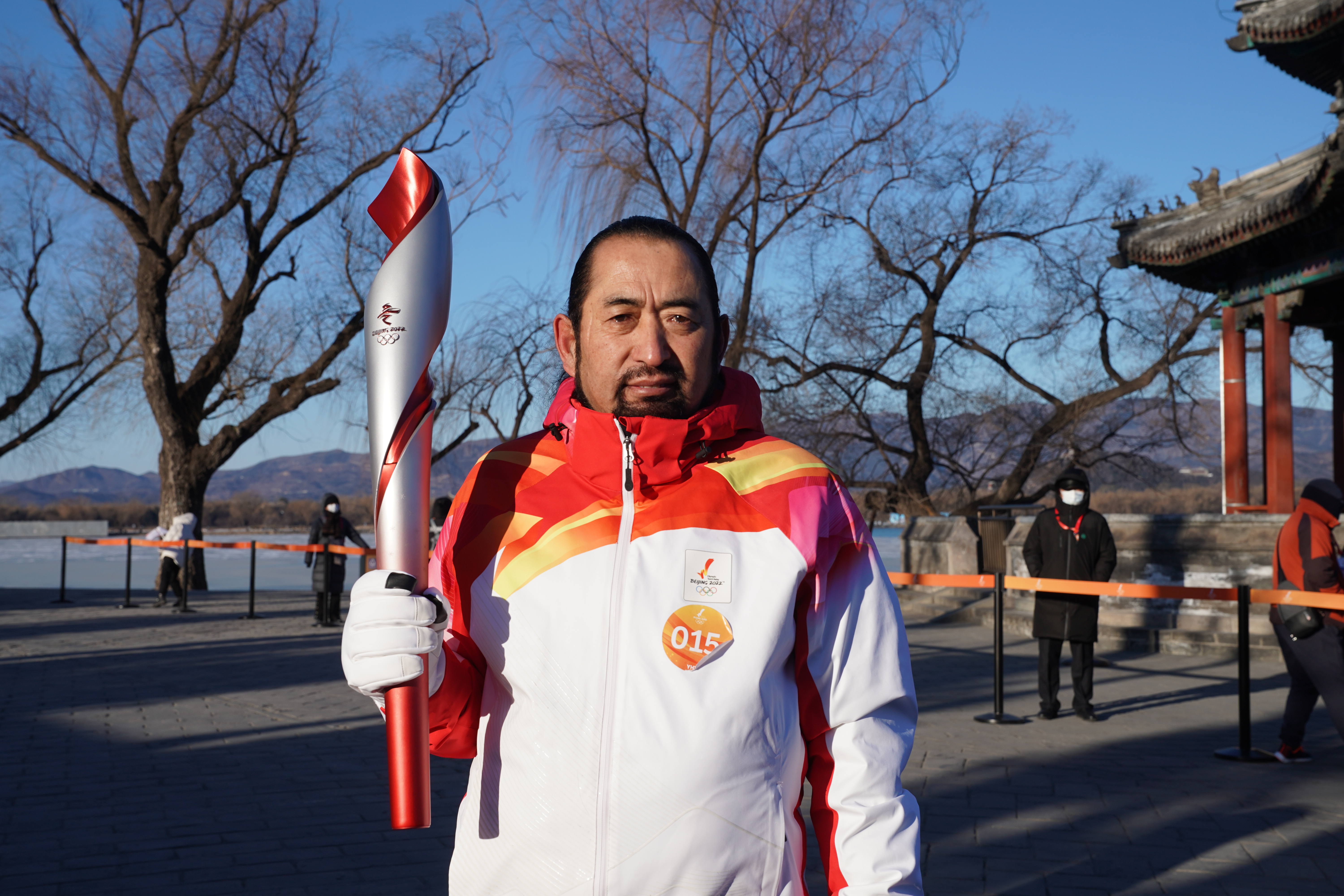 冬奥火炬手其美多吉坚守雪线邮路的快递员