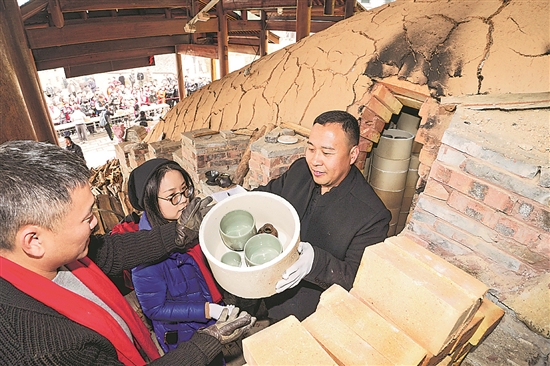 陶山窑新年第一窑开窑