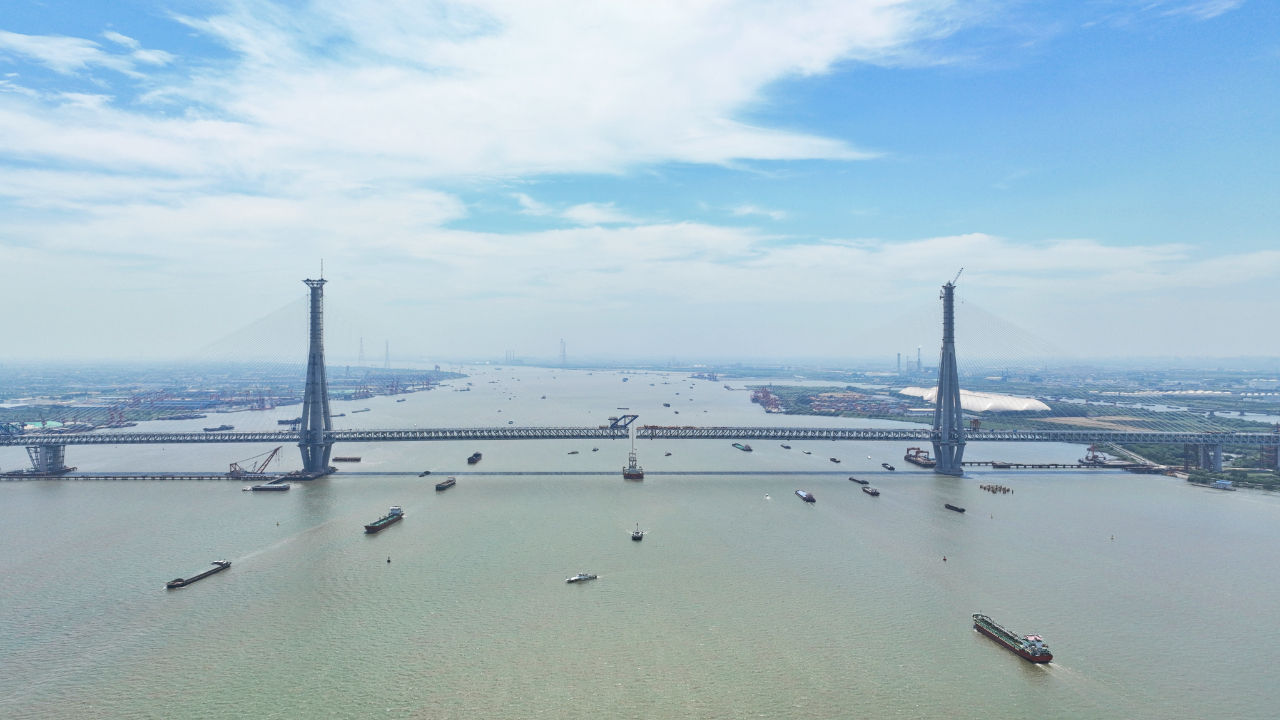 常泰长江大桥拉开合龙序幕