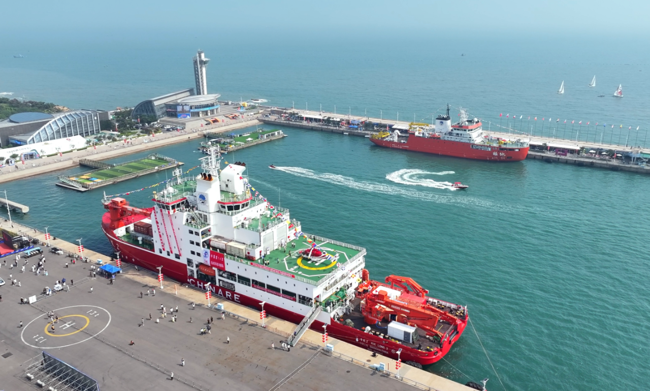 首次同框!"雪龙2"号"极地"号面向公众开放