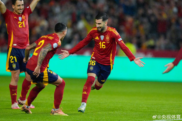 西班牙队连续三场比赛不败晋级下一轮